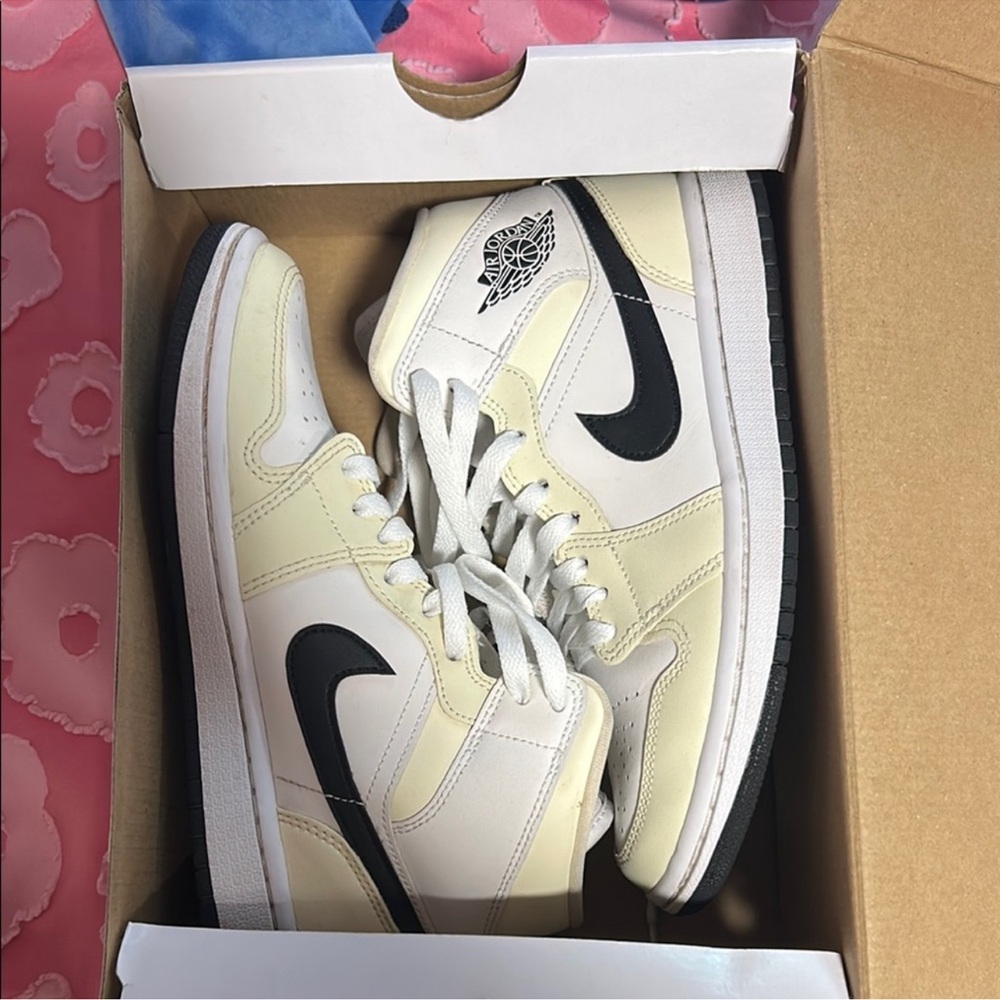 Nike High-Top Sneakers in White and Black
